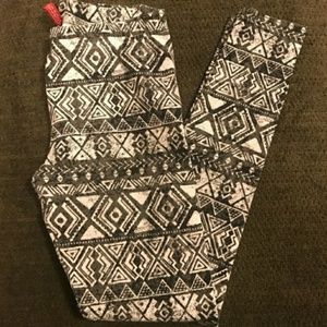 H&M Divided Leggings Aztec pattern size Small